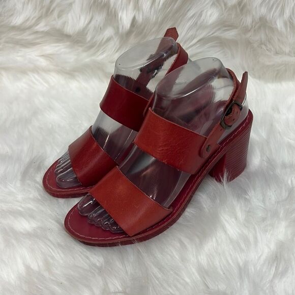 SEYCHELLES STATE OF MIND - RED SANDAL Bin 11 - Picture 2 of 9